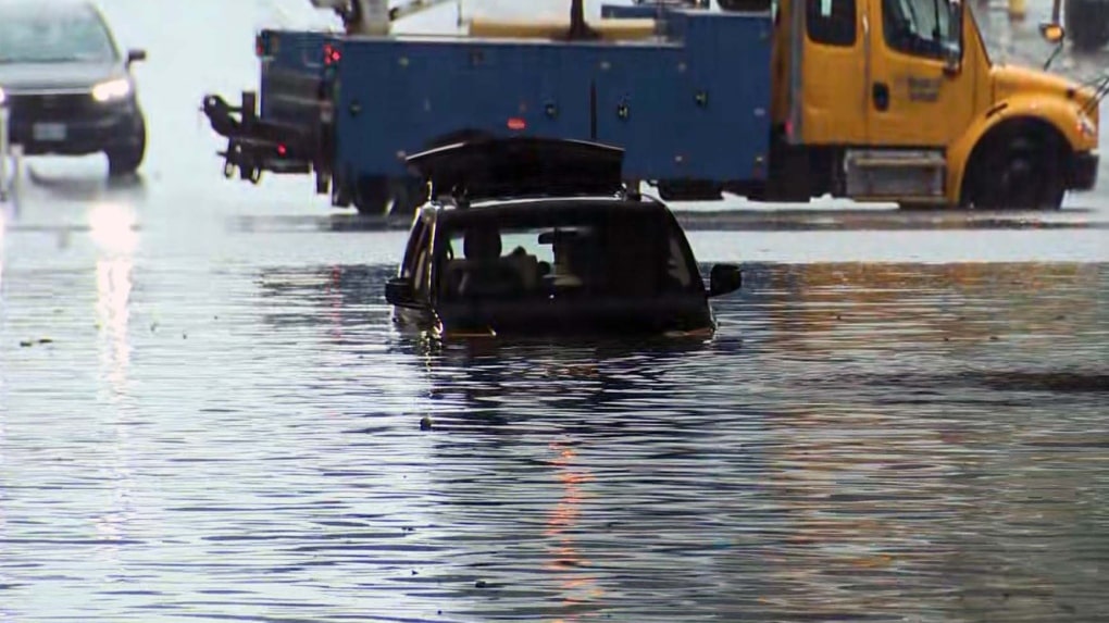 vehicle-stuck-underBridge